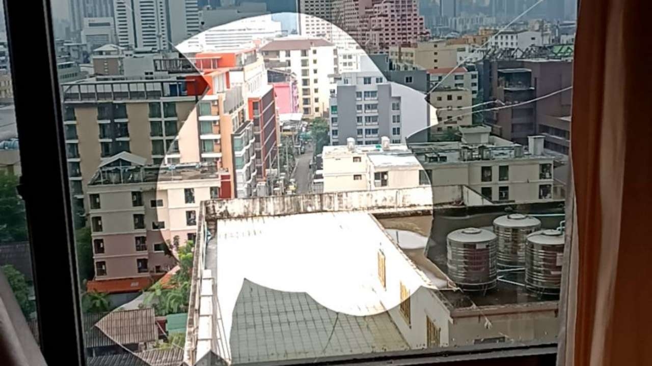 หนุ่มวัย 29 หลอนพุ่งหลาวทะลุกระจกดิ่งชั้น 10 โรงแรมย่านรัชดาฯ ดับคาที่