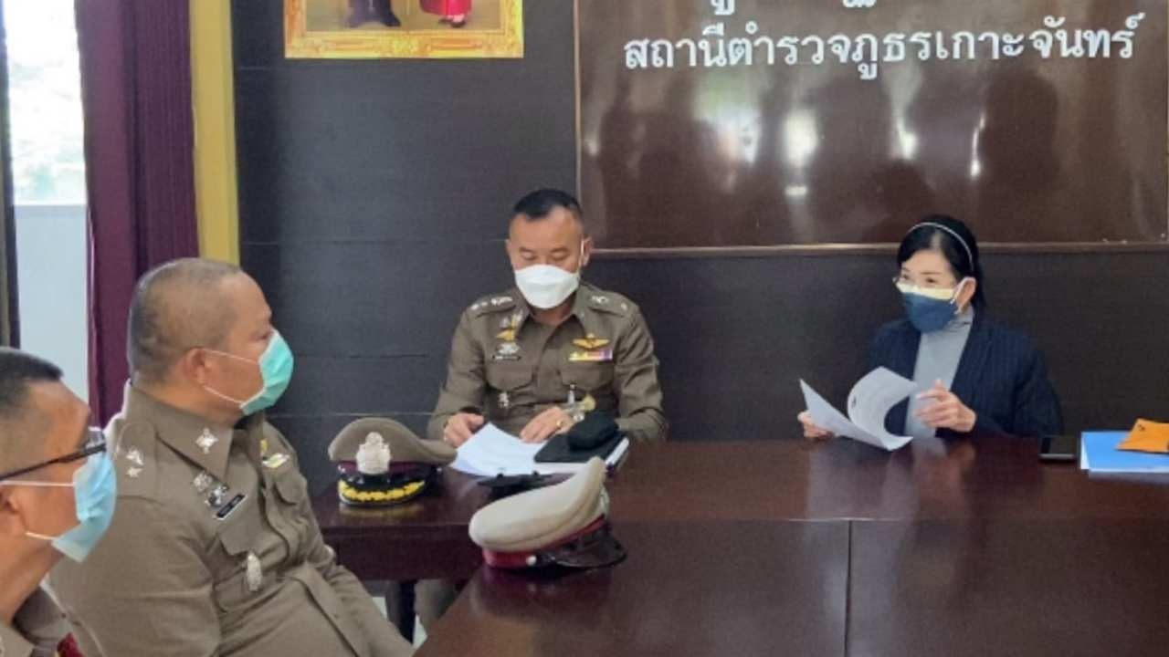 ปวีณานำสาว16 แจ้งความถูกพ่อแท้ๆ บังคับเสพยาลวงไปข่มขืน โชคดีวิ่งหนีทัน