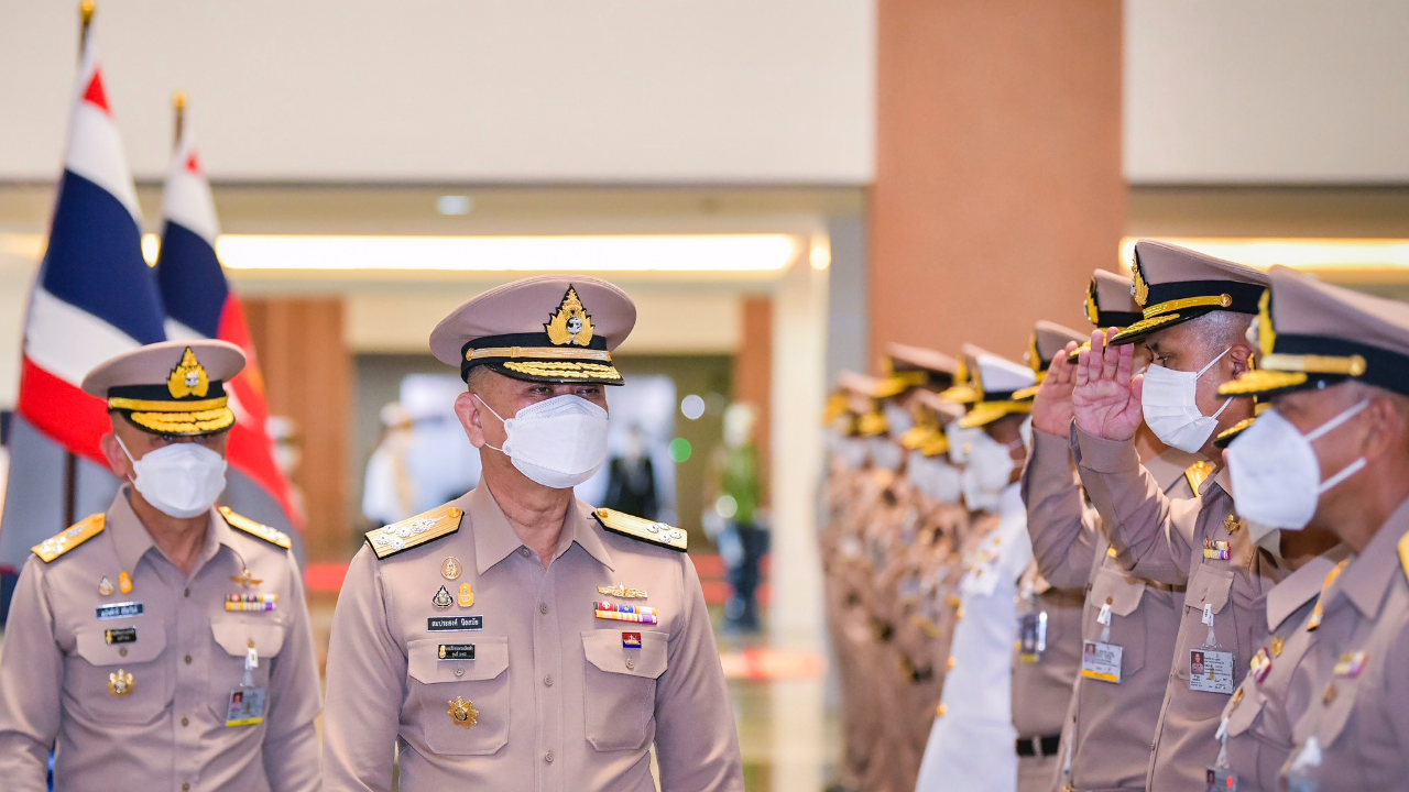 "บิ๊กเฒ่า" เยี่ยม หน่วยกองทัพเรือเมืองกรุงฯ ปลุกกำลังพลถวายความจงรักภักดี