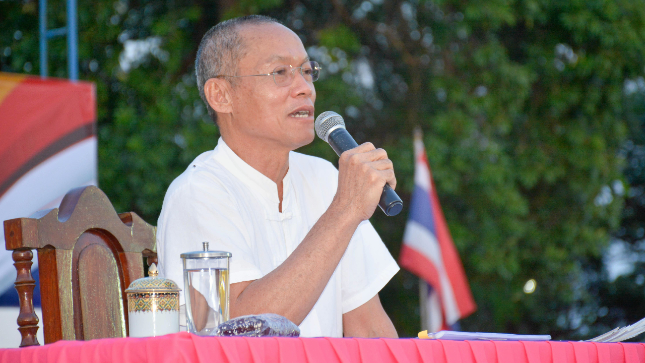 "พุทธะอิสระ" ยื่น "ชวน" 2 แสนรายชื่อ คัดค้านแก้ไข ม.112 ซัดเหิมเกริมล้มสถาบัน