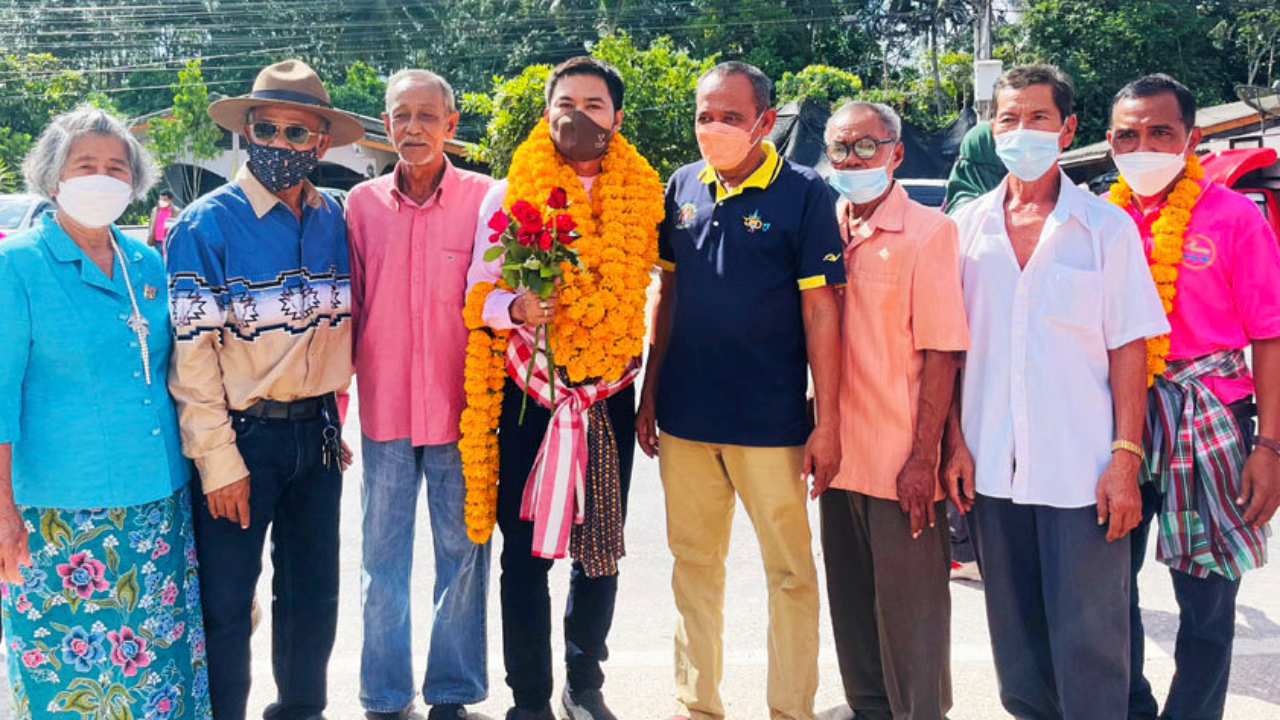 นักร้องดังเจ้าของเพลง มหาลัยวัวชน ลง "นายกอบต." ลุยหาเสียงที่พัทลุง