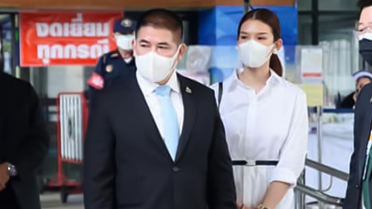 "จุ๊บจิ๊บ" ภรรยา "ธรรมนัส" จ่อนั่งประธานยุทธศาสตร์ พรรคประชาธิปไตยใหม่