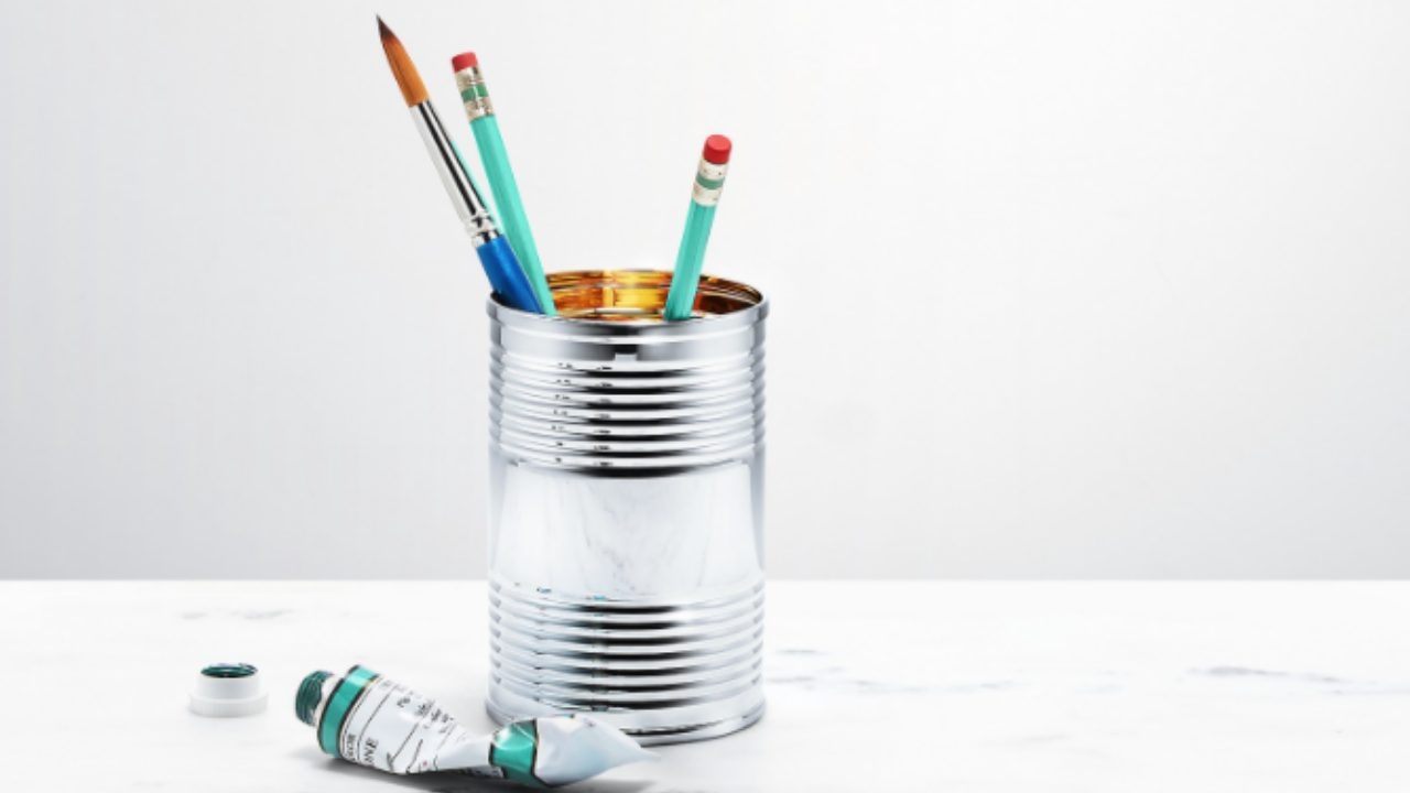 หน้าตาคุ้นจัง กระป๋องใส่ปากกาแบรนด์ดัง ราคากว่า 3 หมื่น