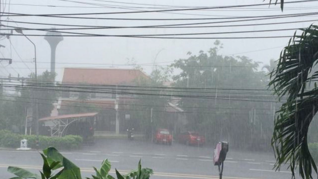 สภาพอากาศวันนี้ ทั่วไทยยังมีฝน "ใต้" หนักสุด เตือน 10 จว.ระวังน้ำท่วม