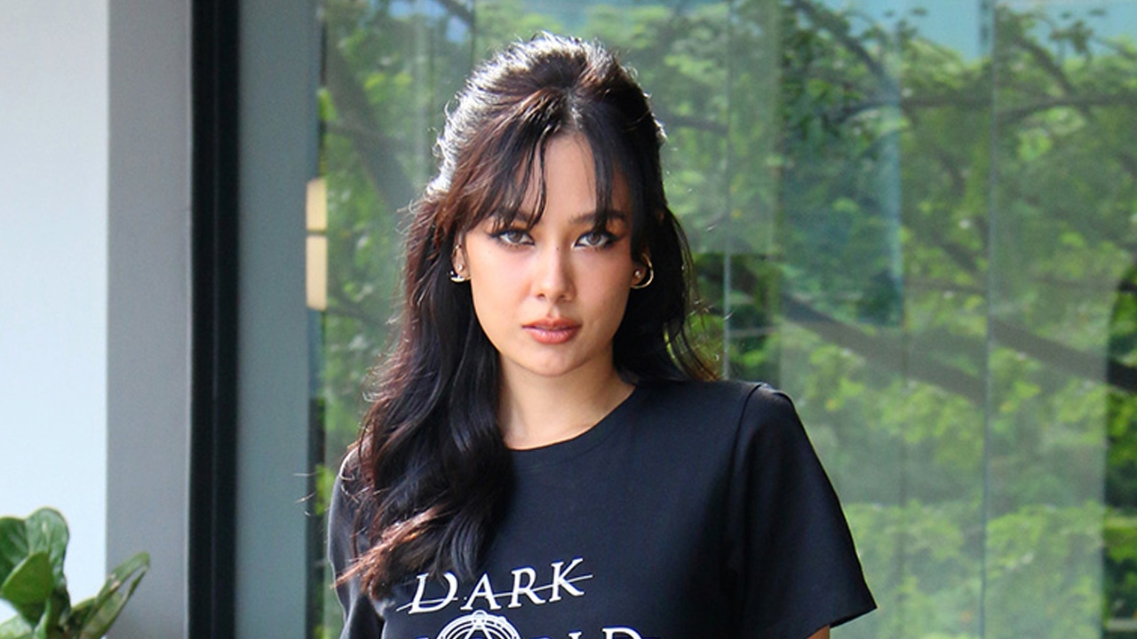 “แซมมี่” สะกดจิตปรับลุคเพื่อเล่น “ดาร์ก เวิลด์” เผยลืมตัวเดินเป็นนางแบบ