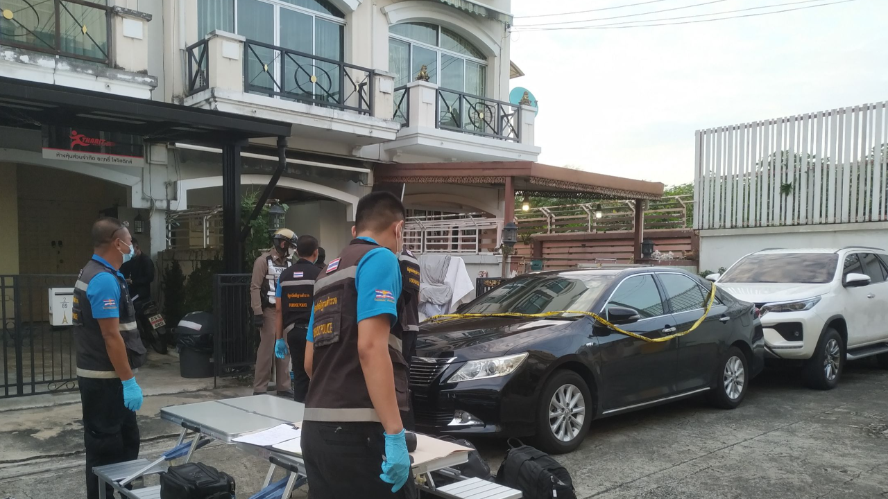 ญาติเศร้าเห็น "4 ศพฆ่ายกครัว" สลด ยิงลูกคนโต คาโต๊ะคอมฯ-เรียนออนไลน์