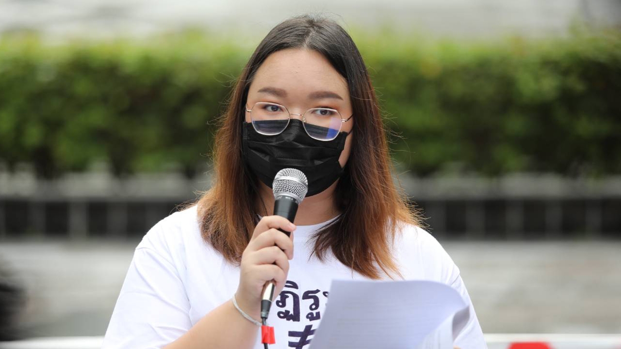 ศาลรัฐธรรมนูญวินิจฉัย ม็อบปฏิรูป ล้มล้างปกครอง รุ้งวอล์กเอาต์ขอสู้ต่อ