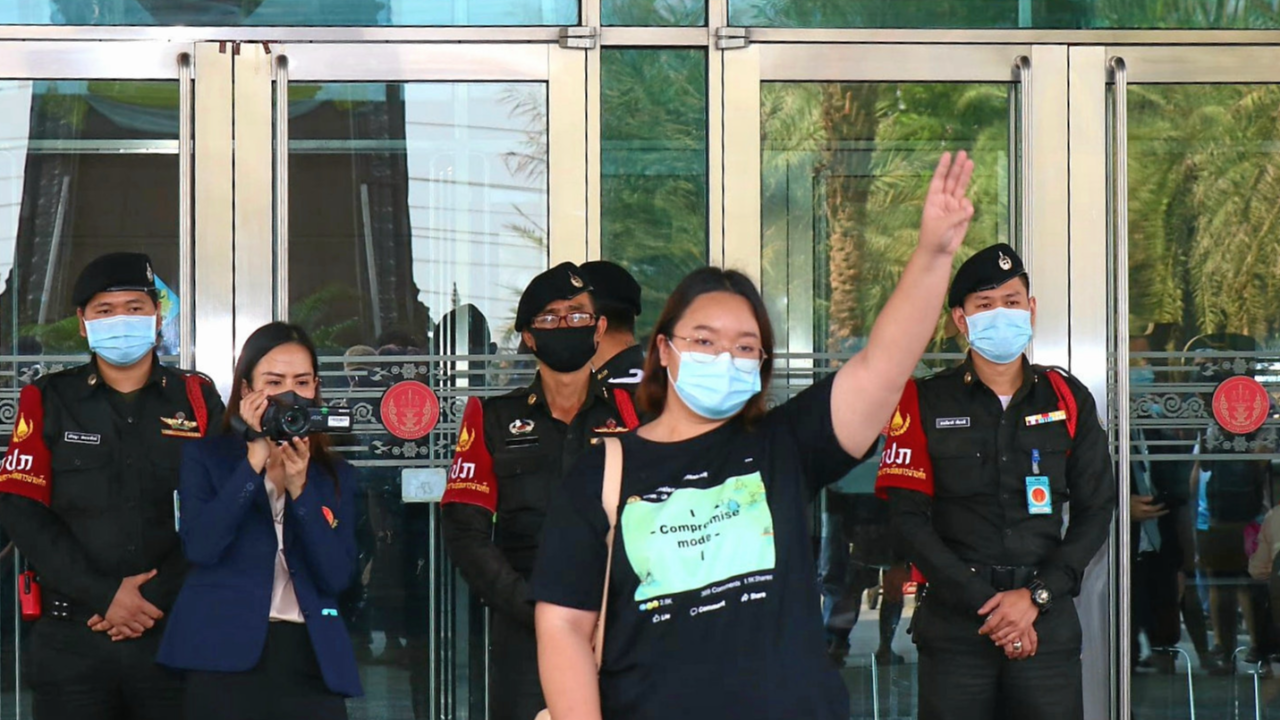 ศาลรธน. ประกาศยกระดับเข้มพื้นที่ รับอ่านคำวินิจฉัยม็อบ 3 นิ้ว พรุ่งนี้