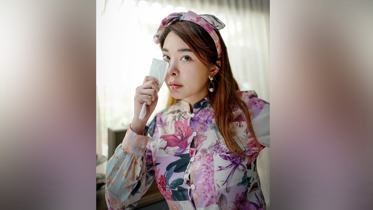 ชาวเน็ตถูกใจ หญิงแย้ นนทพร ถอดซิลิโคนที่จมูกออก ชมเปาะน่ารักดูเด็กลงมาก