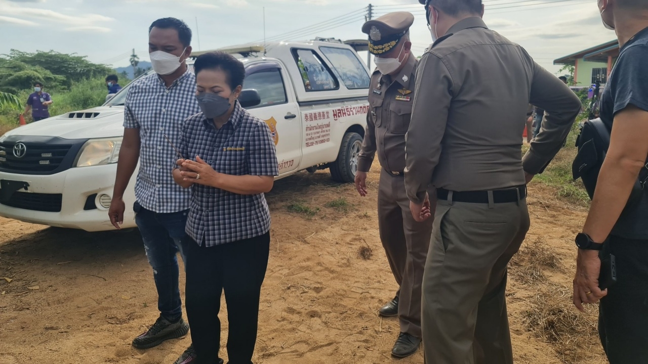 "แม่" เชื่อลูกขับรถตกน้ำตาย เพราะ "แพรว" ยันถ้าไม่ชวน ลูกไม่ตาย (คลิป)