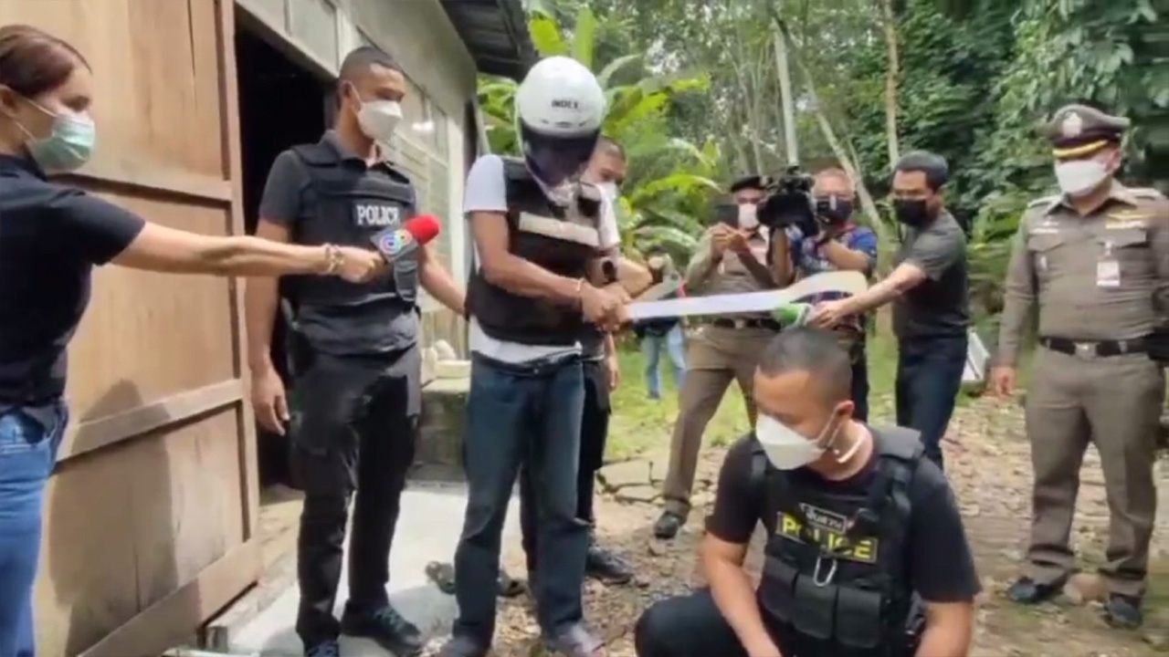 หิ้ว "เมี้ยก ห้วยนาง" ทำแผนฆ่าตัดคอโหดสองผัวเมีย ก่อนส่งฝากขังทันที