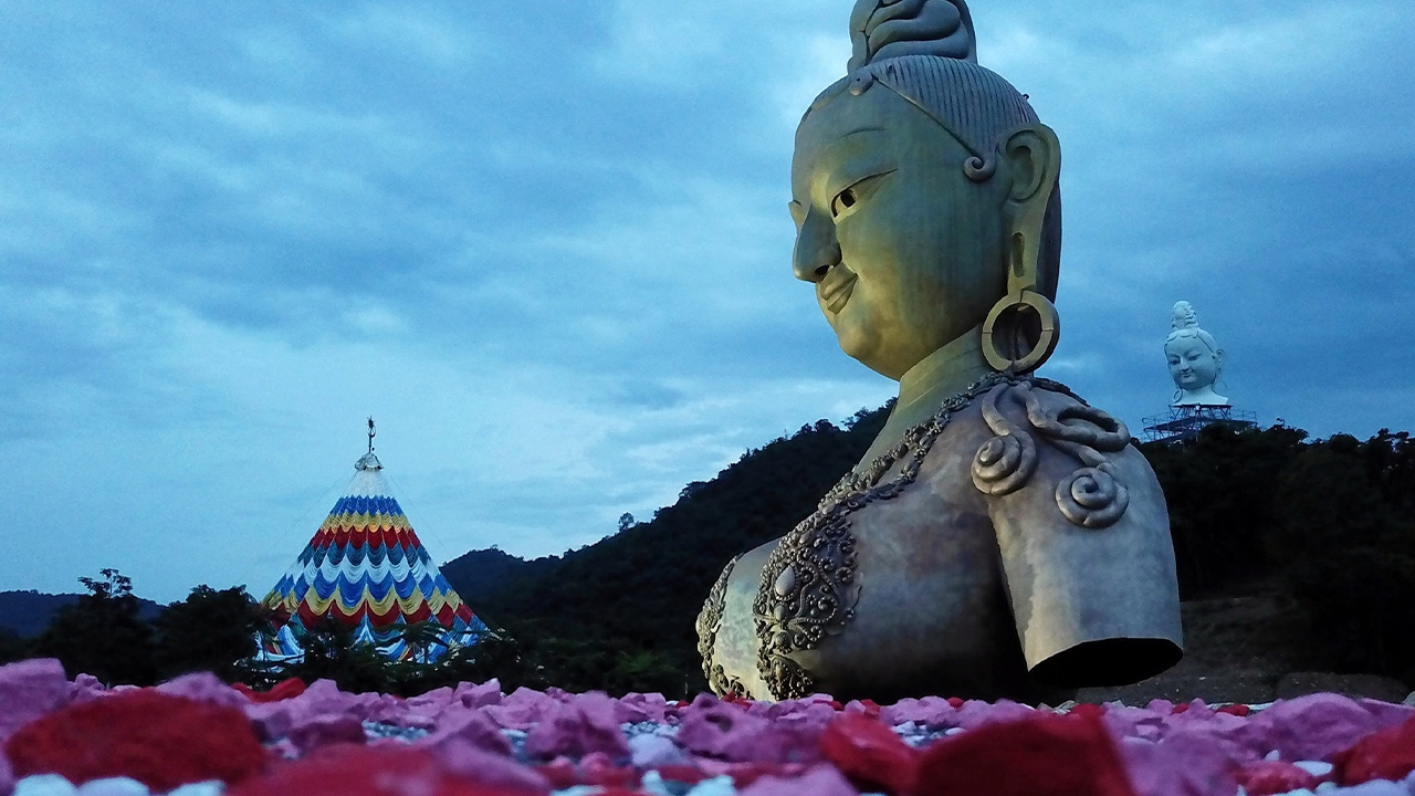 “หุบเขาโพธิสัตว์” แลนด์มาร์กทางจิตวิญญาณ...ของโลก