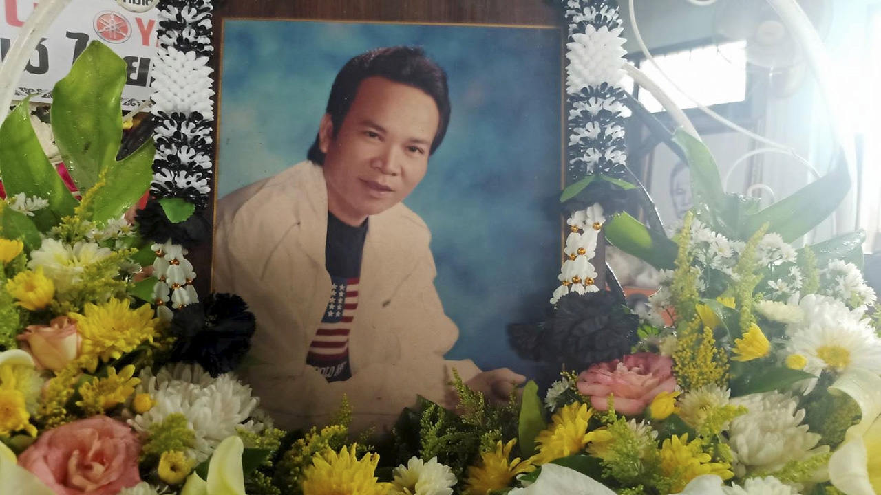 ไม่ลืม “พรศักดิ์” เบิร์ดโพสต์อาลัย ขึ้นเวทีด้วยกัน ป่วยหลายโรค ไม่เลิกงานรัก