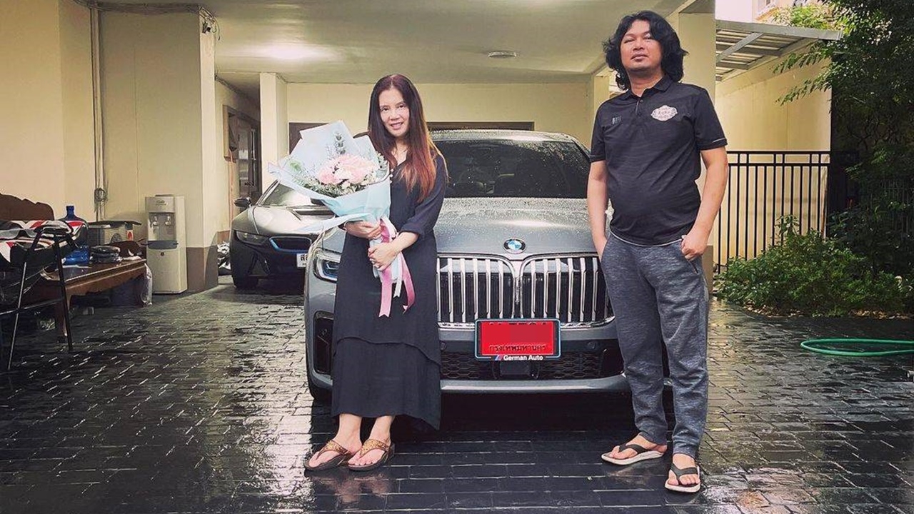 กานต์ วิภากร ถอยรถหรูให้ เสก โลโซ อีกคัน รอบนี้จ่ายไป 6.5 ล้านบาท