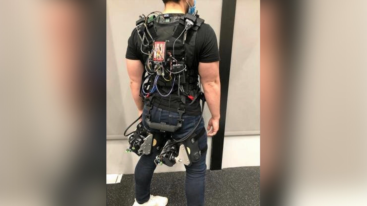 พัฒนาระบบ โครงร่างแข็งภายนอกที่คล่องตัว