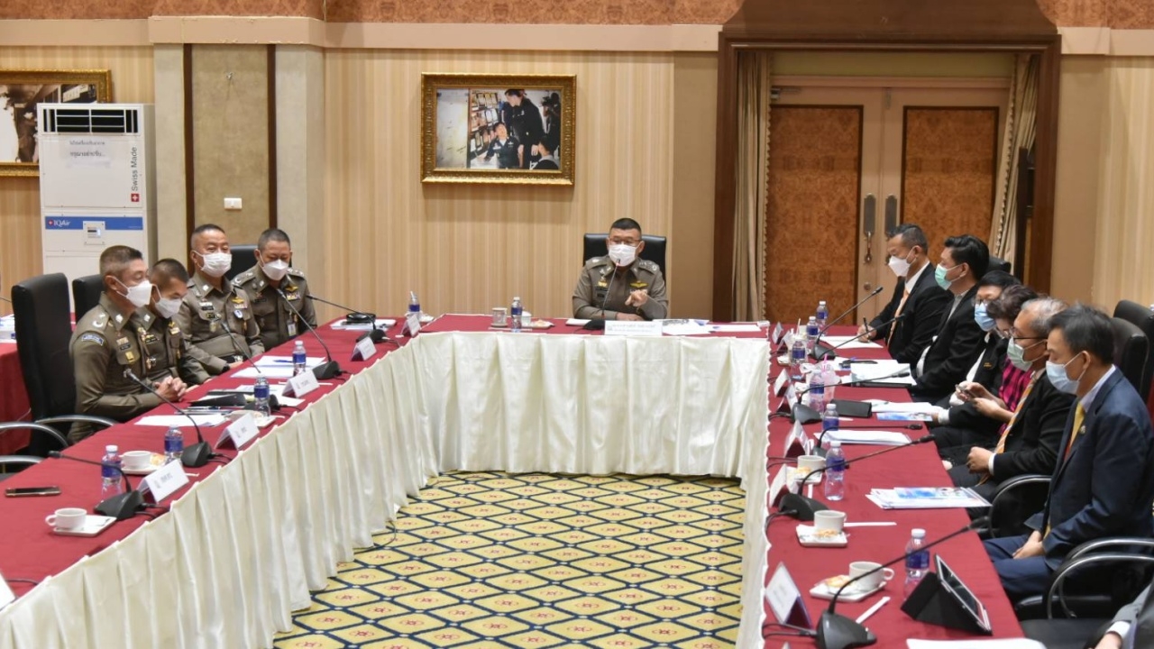 ตำรวจเร่งหารือสถาบันการเงิน หลังเงินในบัญชีประชาชนถูกดูดหาย