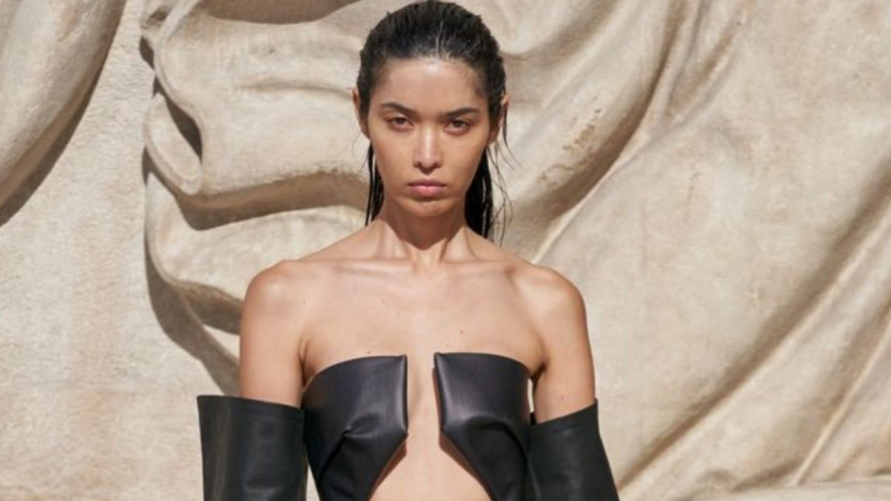 อารยา บัว นางแบบข้ามเพศไทยรุ่งระดับโลก ปะทะ ลูกชายเดวิด เบคแคม  