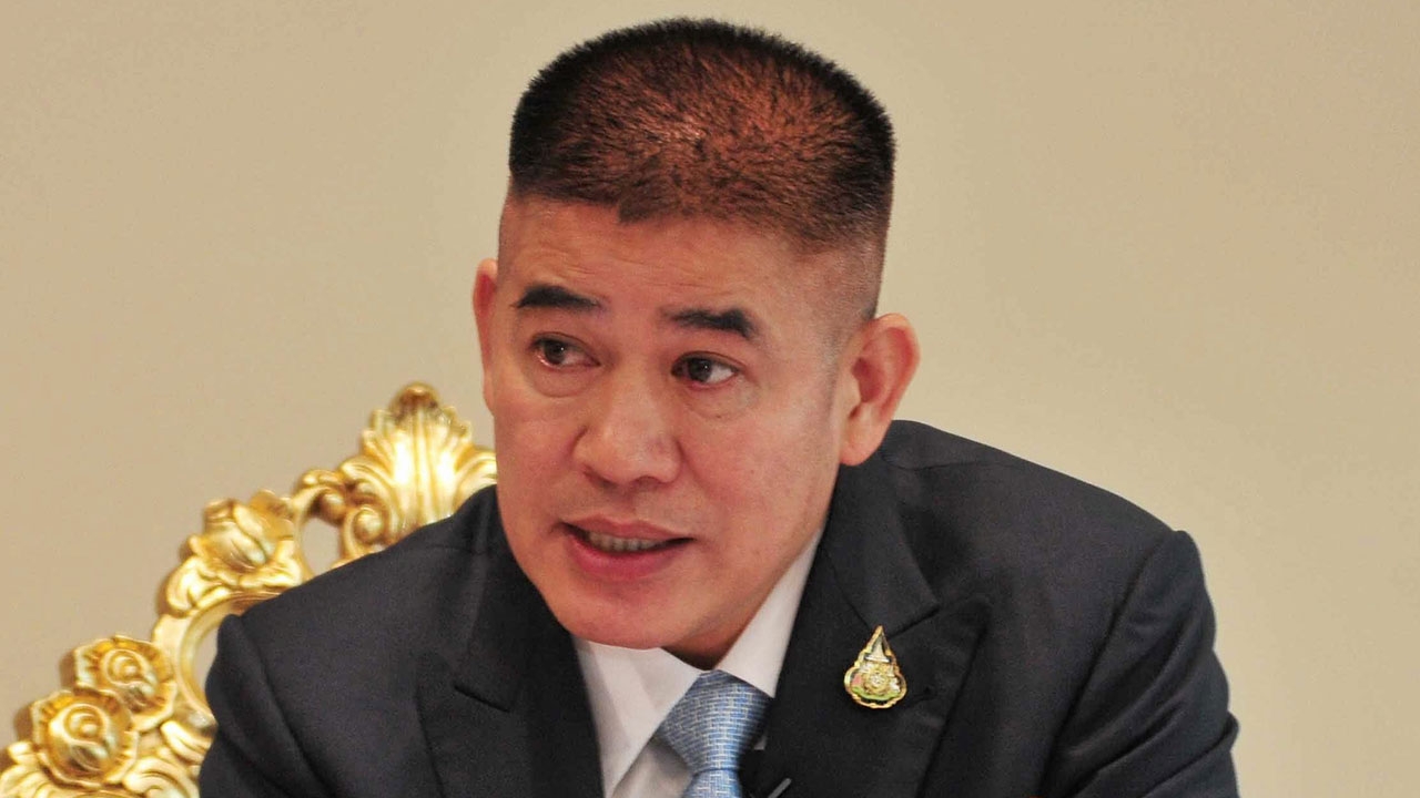 การเมืองที่ยังไม่สะเด็ดน้ำ