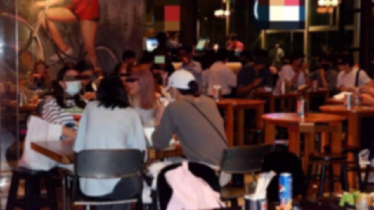 กทม. สั่งปิดร้านอาหาร 2 แห่ง หลังฝ่าฝืนกฎหมาย ให้ลูกค้าดื่มสุราภายในร้าน