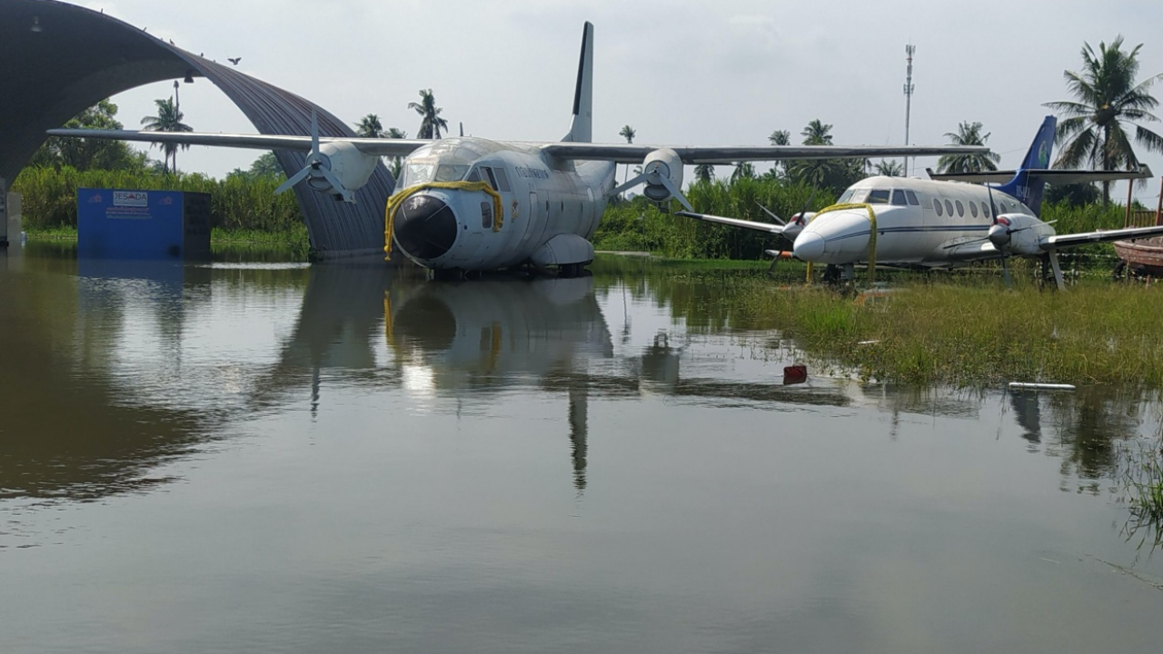 แม่น้ำท่าจีนล้น ระดับสูงกว่าตลิ่ง 10 ซม. ทะลักท่วมนครชัยศรี 