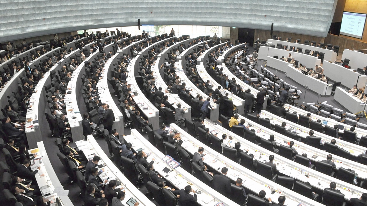 ป้อมค่ายการเมือง “โหมโรง” เตรียมเลือกตั้ง : ตีฟองกระแส ปั่นตลาดส.ส.