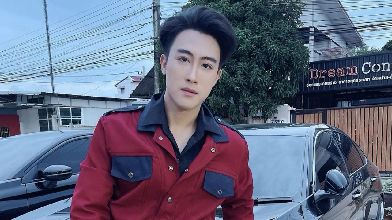 FC นุ๊ก ธนดล จัดหนัก ส่งช่อดอกไม้-แบ็กดรอปเงินสุดอลังฉลองวันเกิด 25 ปี (คลิป)