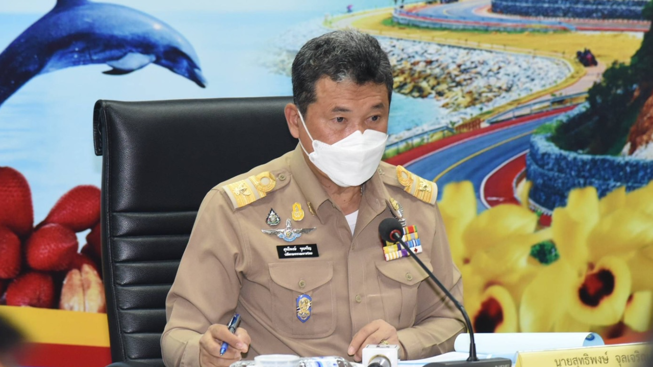 ปลัดมท. เผยช่วงเย็นที่ผ่านมา อุดพนังกั้นน้ำเจ้าพระยาที่อินทร์บุรีได้แล้ว