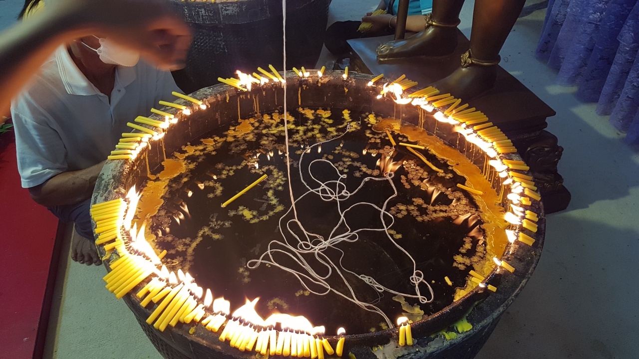 คอหวยร่วมพิธีปลุกเสก "ท้าวหิรัญพนาสูร" ไม่ผิดหวังได้ "เลขเด็ด" อ่างน้ำมนต์