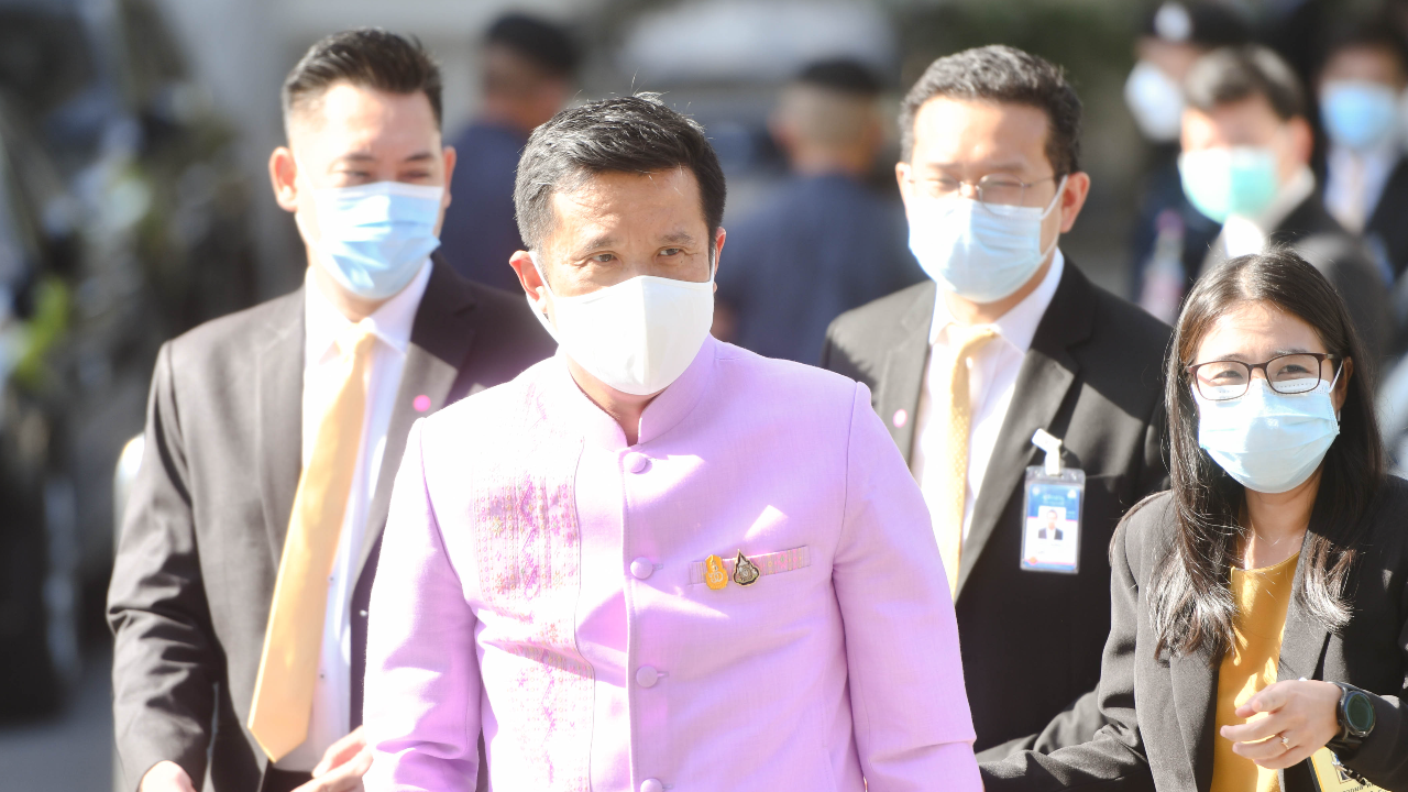 "ชัยวุฒิ" ชี้ อบจ.จุฬาฯ ไม่มีอำนาจตัดสิน ปมยกเลิก "อัญเชิญพระเกี้ยว"