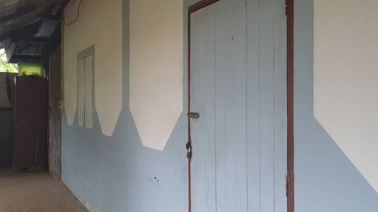 1 ใน 3 คนร้ายรุมโทรมสาวเอนฯ เบี้ยวนัดมอบตัว ตร.สัตหีบจ่อขอหมายจับ