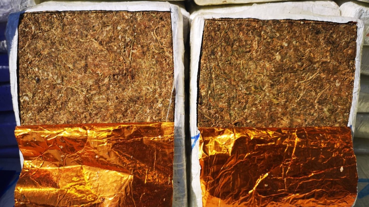 ยึดกัญชาเกรดเอ 648 กิโล มูลค่ากว่า 19 ล้าน ทิ้งริมน้ำโขง คนร้ายหนีไปได้