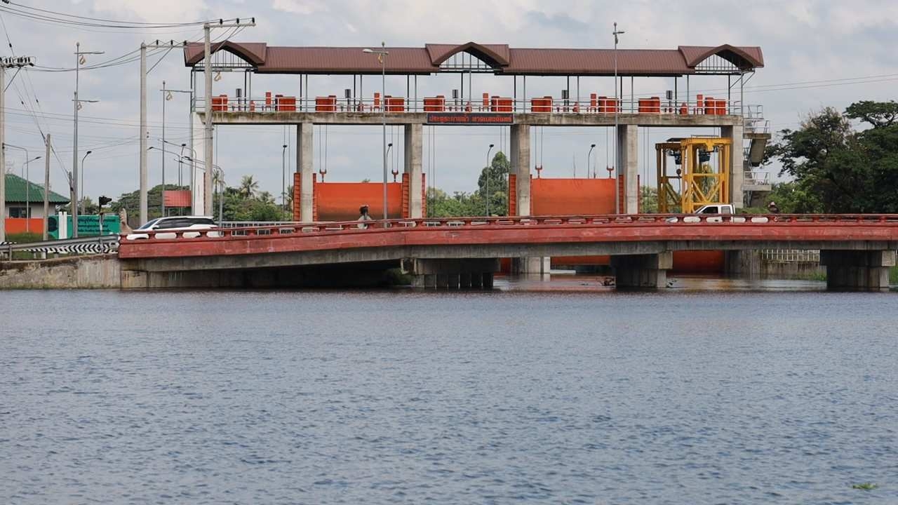 4 อ่างโคราชเริ่มพร่องน้ำ ผู้ว่าฯ เร่งดันน้ำมูลให้ผ่าน อ.พิมาย เร็วสุด