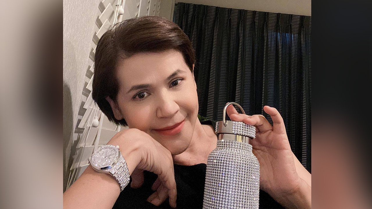 นก จริยา โชว์นาฬิกาข้อมือฝังเพชร ของขวัญจากสามี สวยวิบวับสะกดตามาก