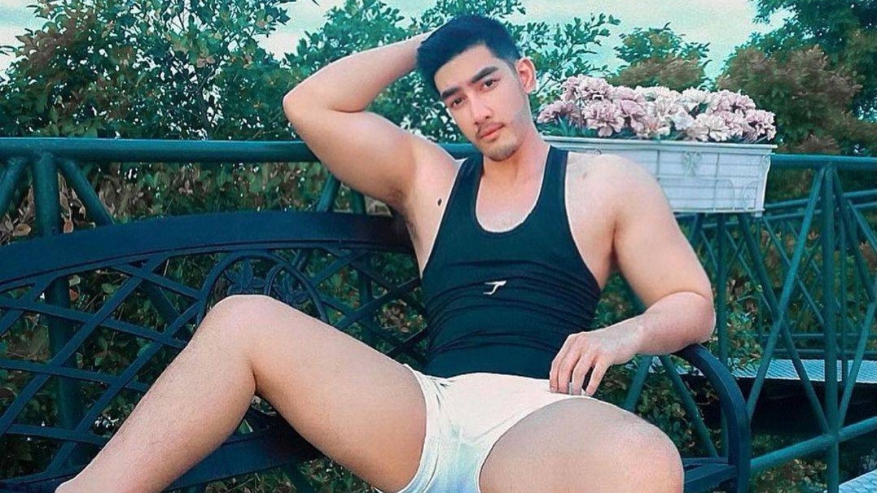 สิงโต เดอะสตาร์ โพสท่านั่งสุดแซ่บ ชาวเน็ตคอมเมนต์ดูเป็นคนเปิดเผย