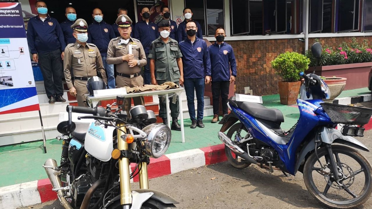 ตร.มุกดาหาร จับแก๊งลัก จยย.ยึดได้ 2 คันตระเวนขโมยในเมืองส่งขายเพื่อนบ้าน