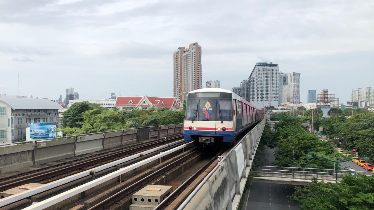 รถไฟฟ้า BTS - MRT ขัดข้องชั่วคราว แนะผู้โดยสารเผื่อเวลา วางแผนการเดินทาง