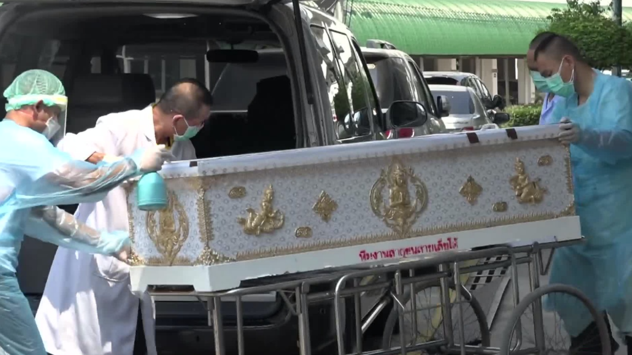 แจ้งข้อหา 7 รุ่นพี่ร่วมทำร้าย "น้องเปรม" เพื่อนเผยโดนชกลิ้นปี่ล้มแน่นิ่ง