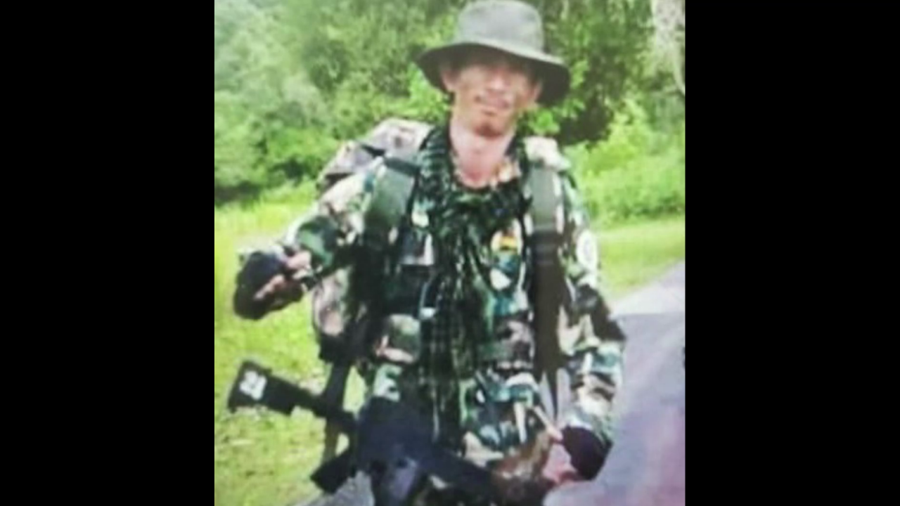 เจอแล้วป่าไม้มือปืน หนีซุกป่าหลังยิงถล่มบ้านกิ๊ก โดนลูกชายวัย 20 ดับ