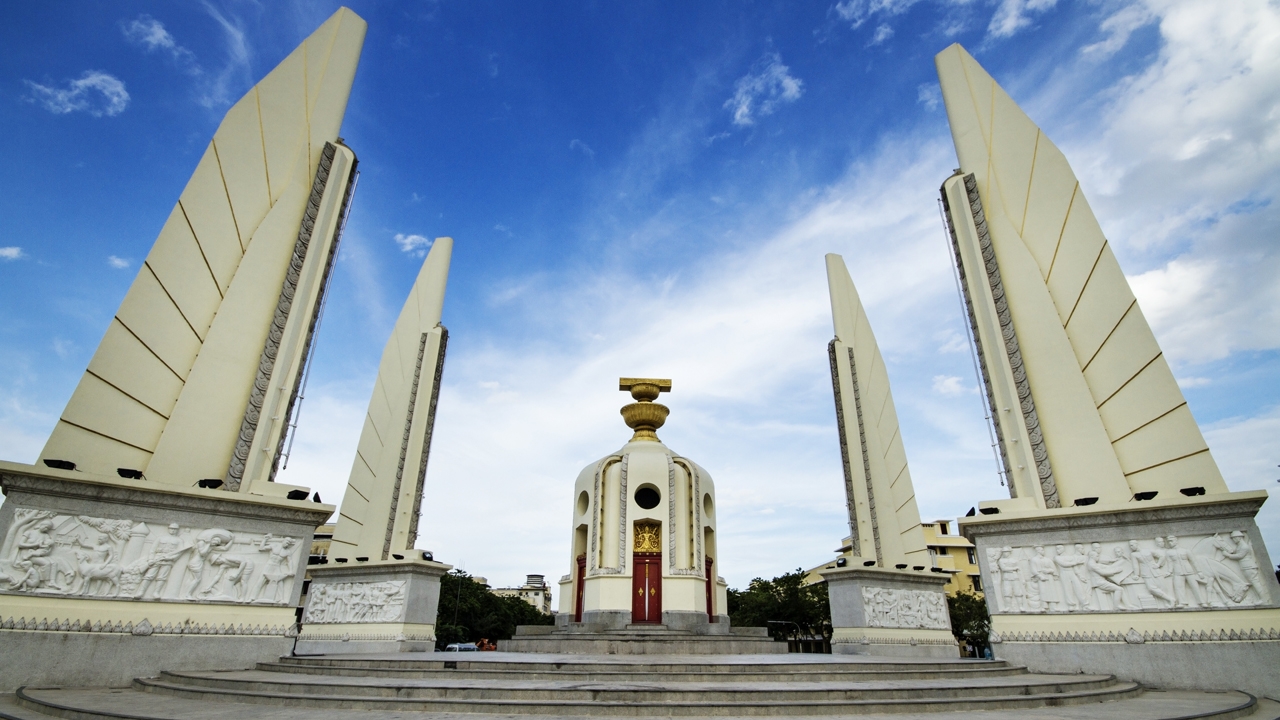 การเมืองสายกลาง ทิ้ง!สมองส่วนหลัง