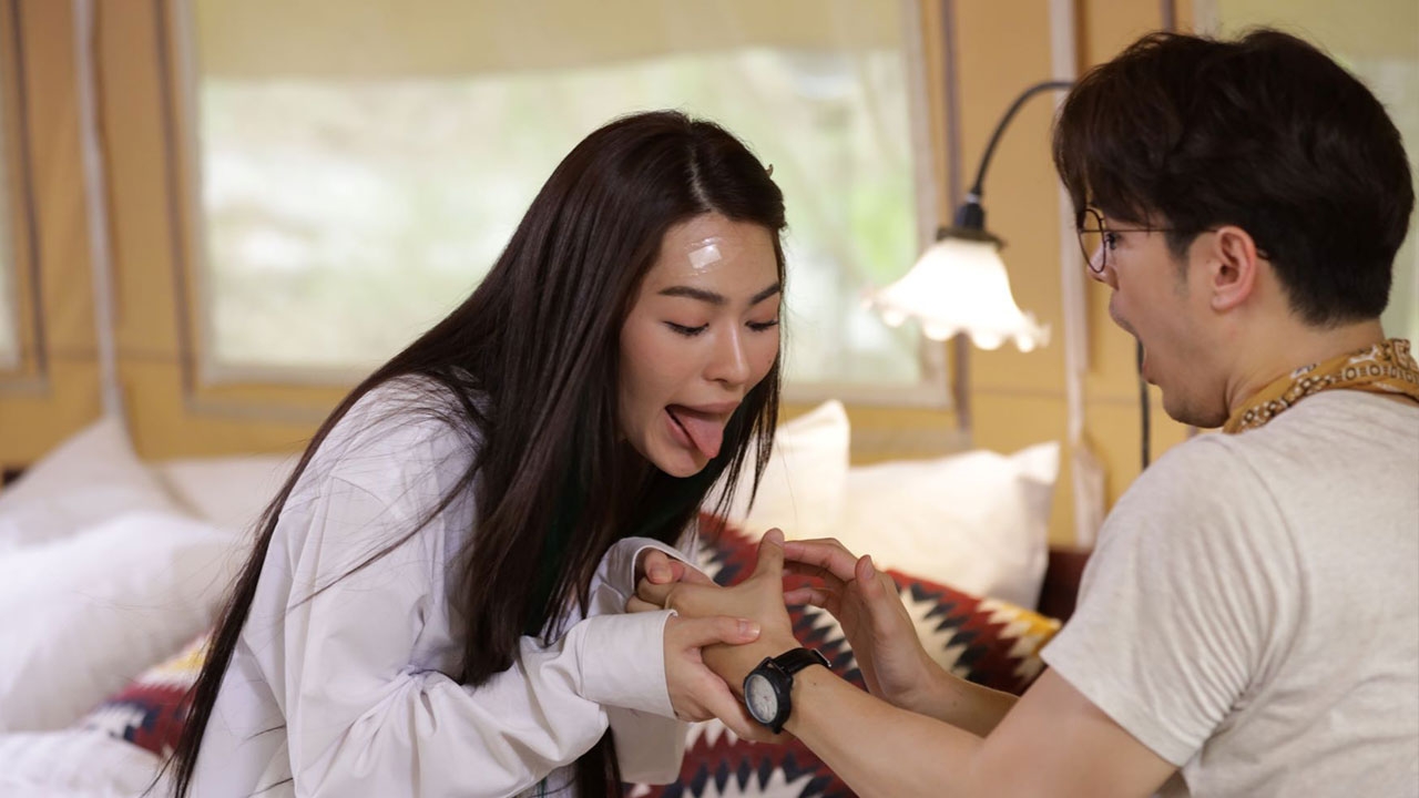 หลิงหลิง อ่อนต่อโลก ติดใจโจ๊ก ถึงขั้นดูดนิ้วแม็ค ใน "มักกะลีที่รัก"