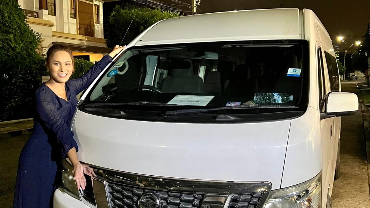 แอนนา ซื้อรถตู้ทำเป็นรถกู้ภัยฉุกเฉิน บริจาคให้มูลนิธิในนาม แตงโม ภัทรธิดา