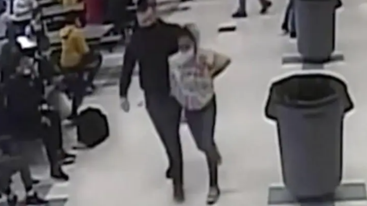 ฉาวอีก ตำรวจอเมริกันใช้เข่ากดคอเด็กหญิงวัย 12 ปี (คลิป)