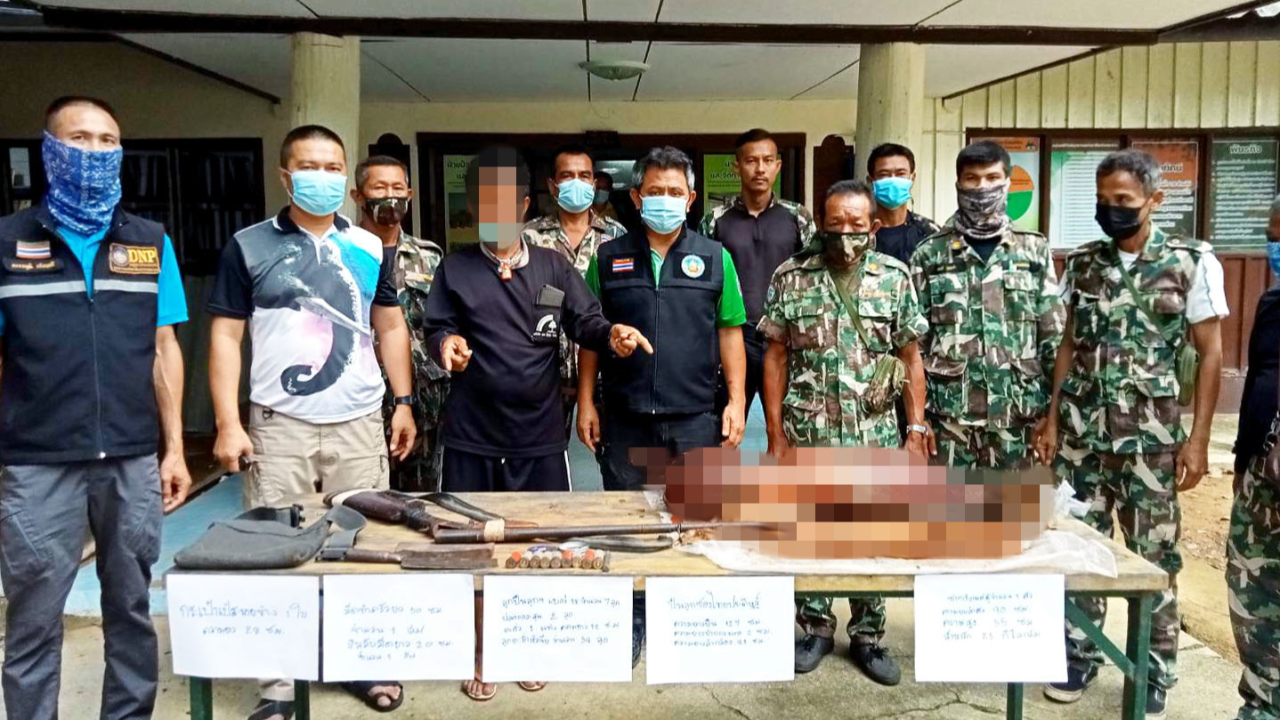 รวบพรานใจโหด บุกล่า "เก้ง" ป่าแก่งกระจาน ถลกหนัง-แล่เนื้อ อ่วม 9 ข้อหา