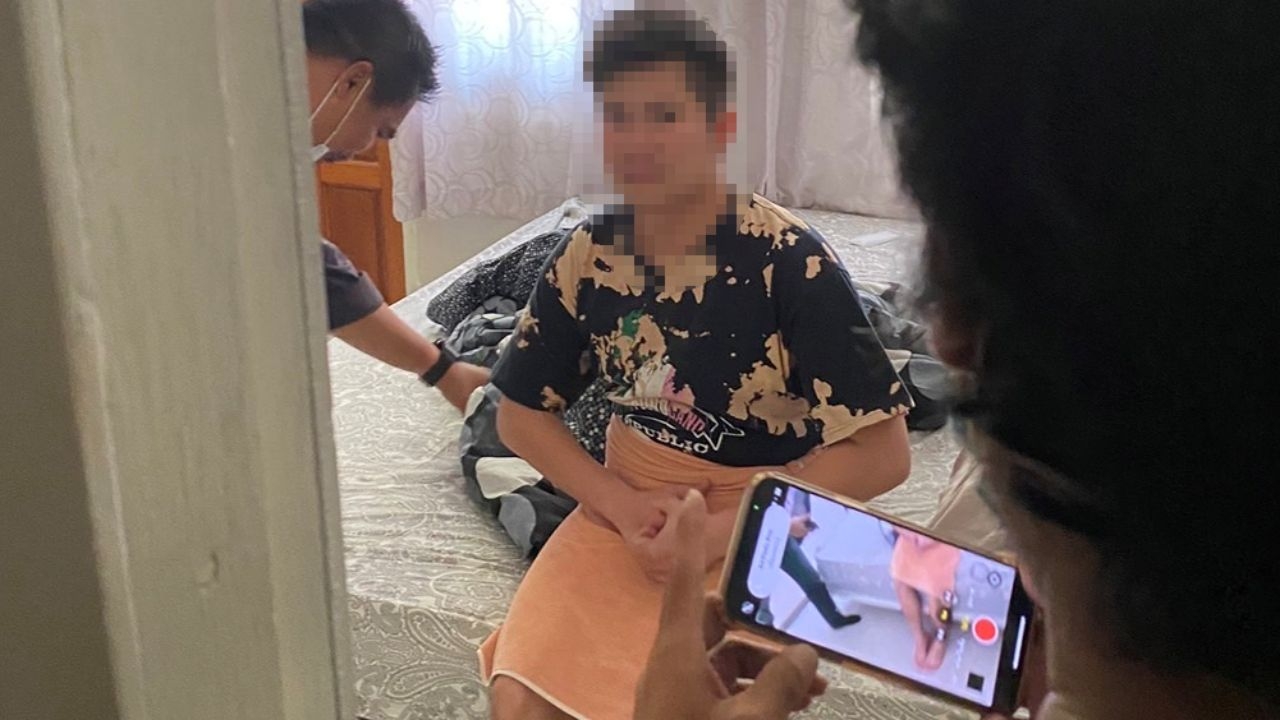 ตร.TICAC จับคนร้ายหลอก ถ่ายคลิปโป๊ แบล็กเมล์รีดเงิน เด็กหนุ่มวัย 17 ปี