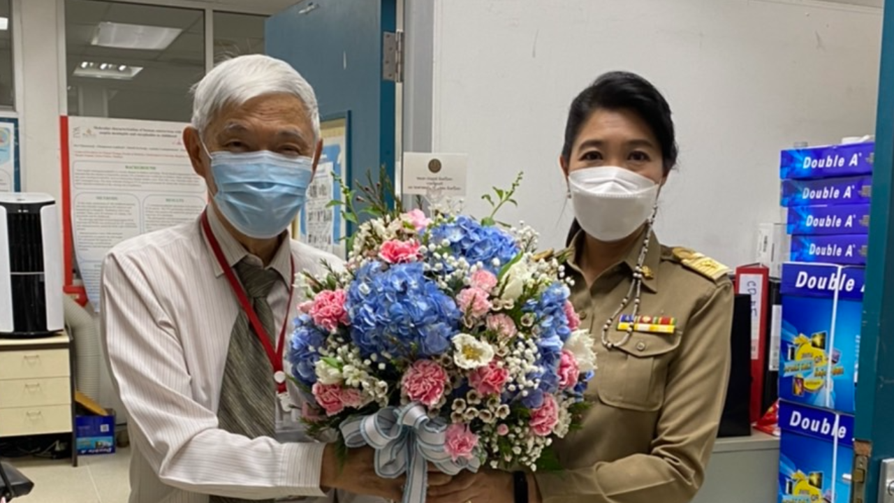 “หมอยง” ขอบคุณนายกฯ ส่งดอกไม้ยินดี ลั่น ขอทำเต็มที่เพื่อประเทศชาติ