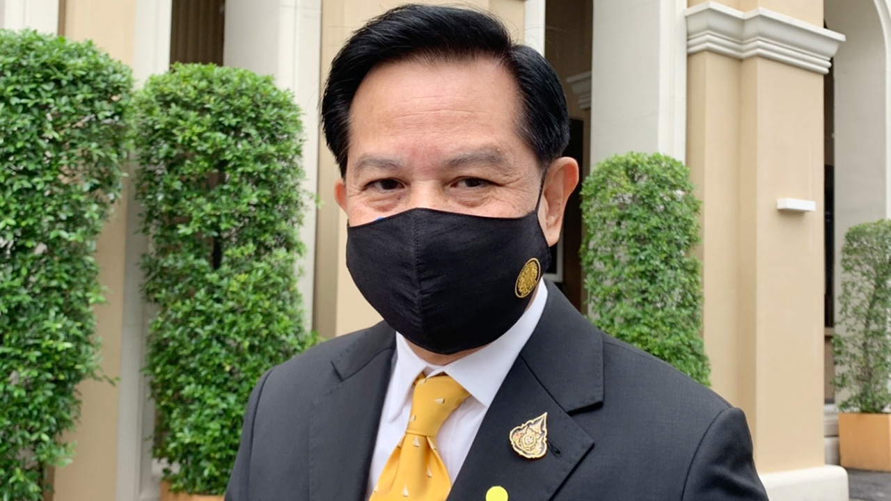 แต่งตัวรอลุ้น “ถูกเลือก”