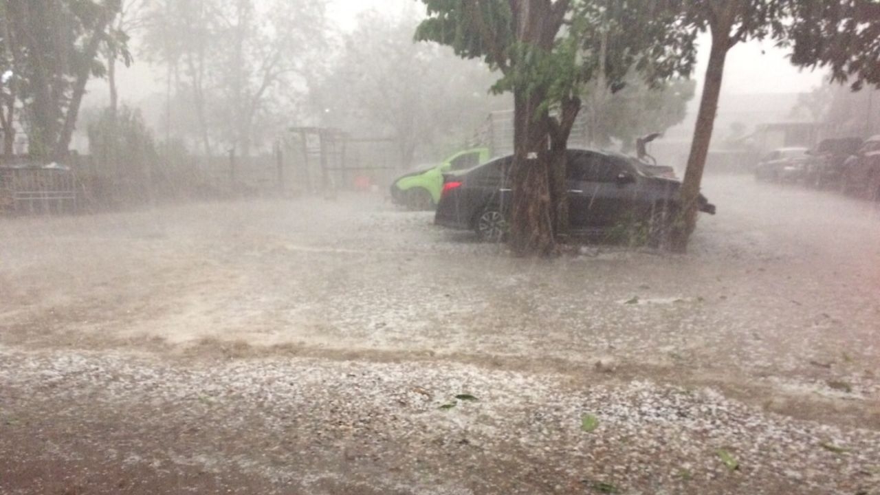 พายุถล่มหลายพื้นที่ฝนตกหนัก อุบลฯ น้ำท่วม เชียงรายเจอลูกเห็บ ลพบุรีลมแรง