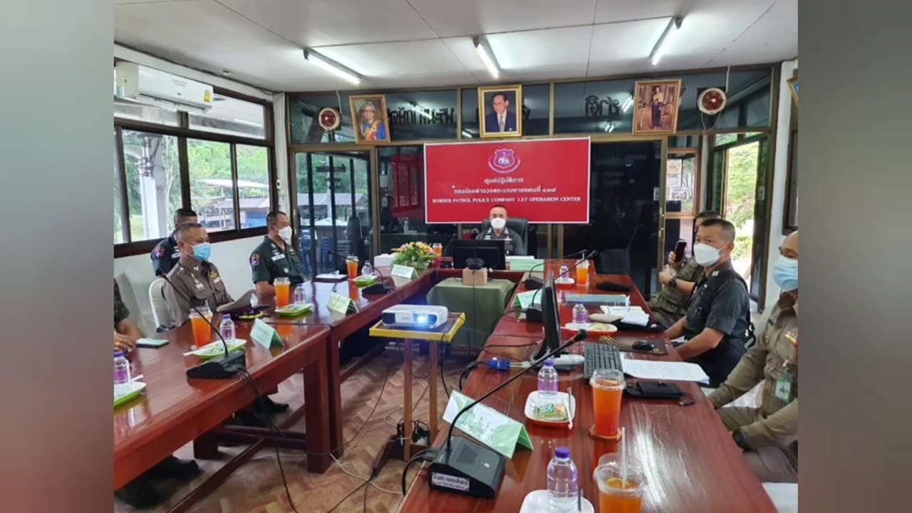 ผบช.ตชด. ลงพื้นที่รับฟังรายงานกรณีขับรถปาดหน้ารถ โยคีปอ-โรเบิร์ต