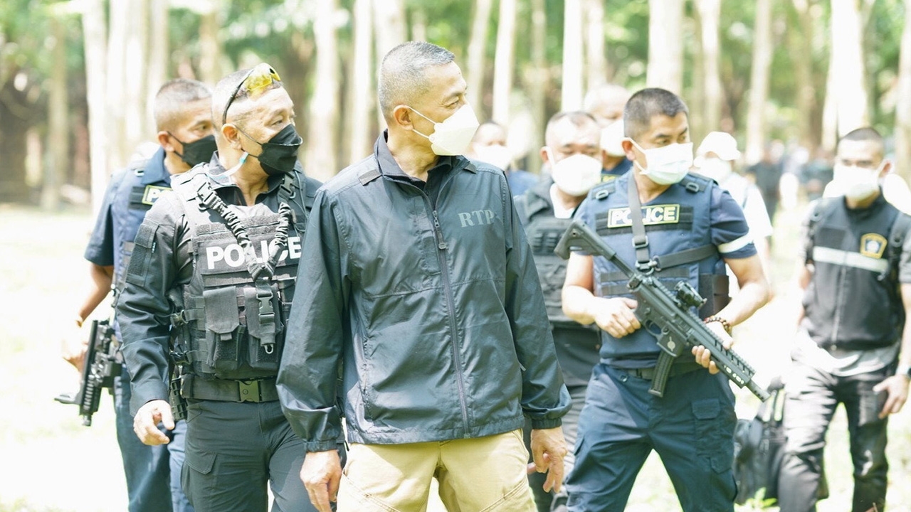 ผบ.ตร.ปิดเขาไล่ล่า “ฉุย เขาจันทร์” มือยิงตำรวจ