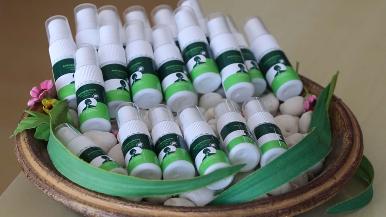 มข.เปิดตัวสเปรย์ฟ้าทะลายโจร ฉีดช่องปาก รับโรดแม็ปปลดล็อกโควิด